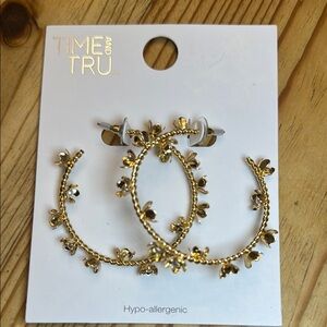 Time and Tru Gold Hoop Earrings